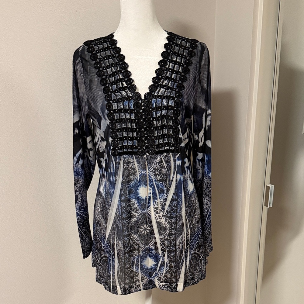 Elegant Black and Blue Women's Top M